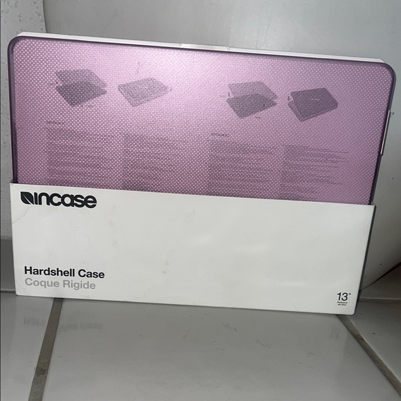 Incase Purple Hardshell Case for 13" Tablets - Picture 1 of 4